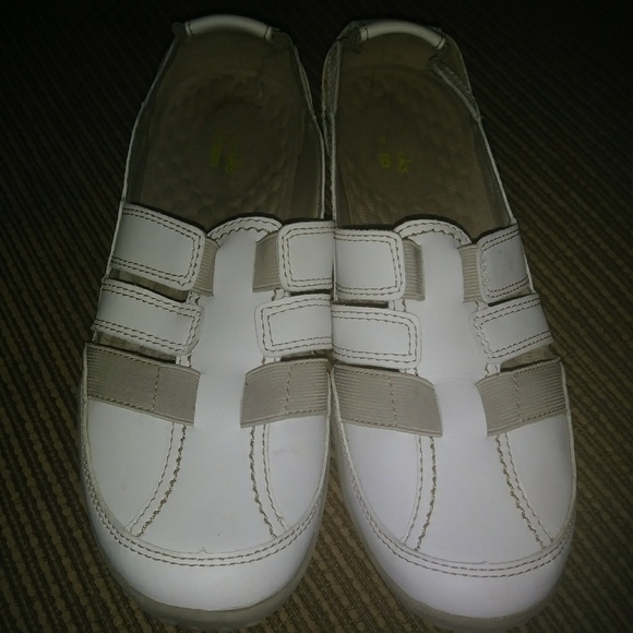 clarks womens sandals wide width